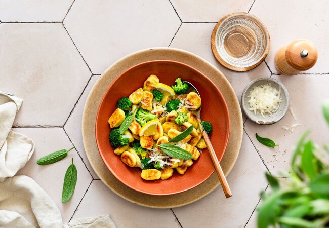 Gnocchi mit Brokkoli und Salbeibutter