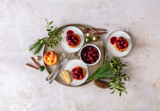 Weihnachtliche Mini Käsekuchen mit Punschkirschen